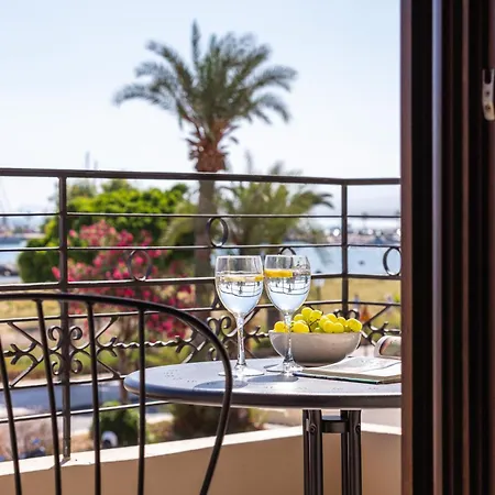 Chryssi 01, Stylish Seaside Spot In The Heart Of