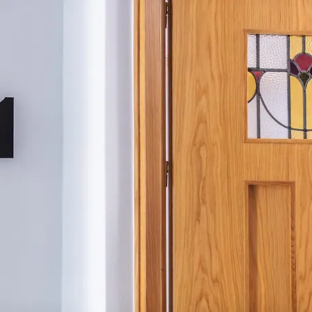 Apartamento Chryssi 01, Stylish Seaside Spot In The Heart Of