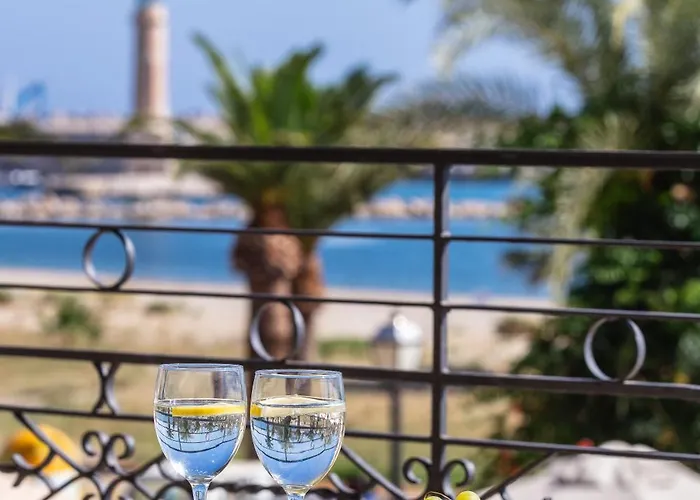 Chryssi 01, Stylish Seaside Spot In The Heart Of Rethymno (Crete)