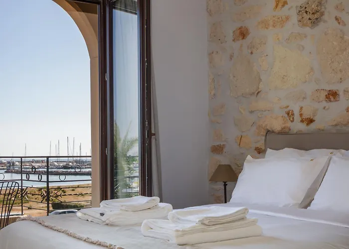Chryssi 01, Stylish Seaside Spot In The Heart Of Rethymno (Crete)
