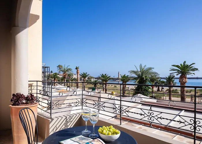 Chryssi 01, Stylish Seaside Spot In The Heart Of Rethymno (Crete)