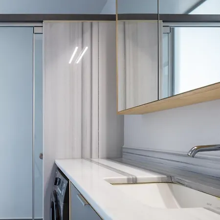 Daire Chryssi 01, Stylish Seaside Spot In The Heart Of