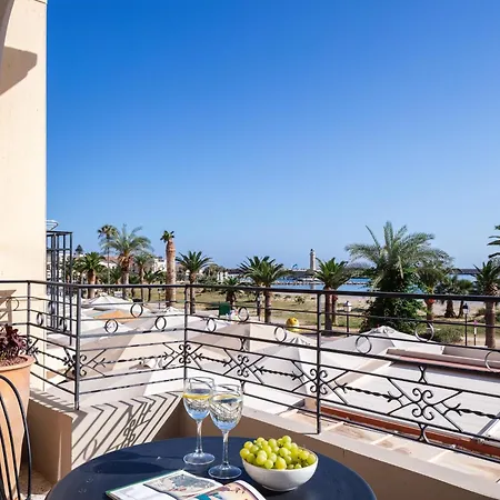 Chryssi 01, Stylish Seaside Spot In The Heart Of Resmo