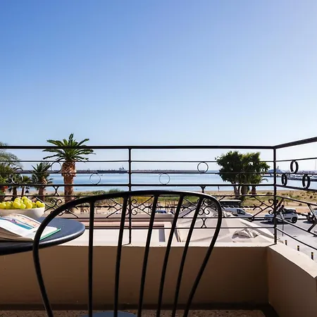 Apartament Chryssi 01, Stylish Seaside Spot In The Heart Of