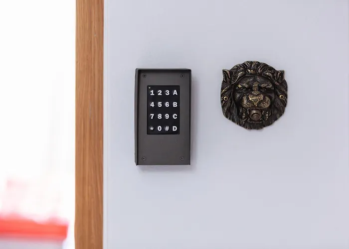 Chryssi 01, Stylish Seaside Spot In The Heart Of Апартаменты