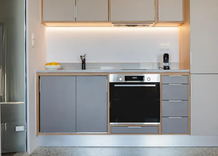 Апартаменты Chryssi 01, Stylish Seaside Spot In The Heart Of Ретимно