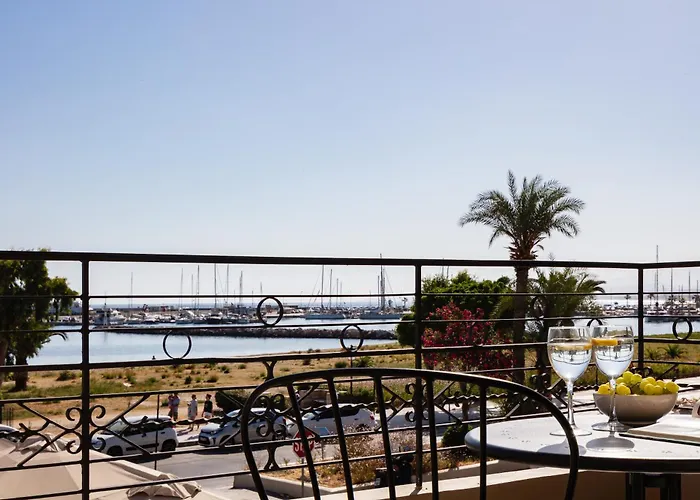 Chryssi 01, Stylish Seaside Spot In The Heart Of *