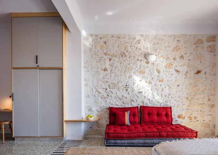 Апартаменты Chryssi 01, Stylish Seaside Spot In The Heart Of Ретимно